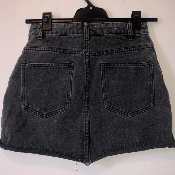 • COTTON ON MINI DENIM SKIRT • - Picture 2 of 3